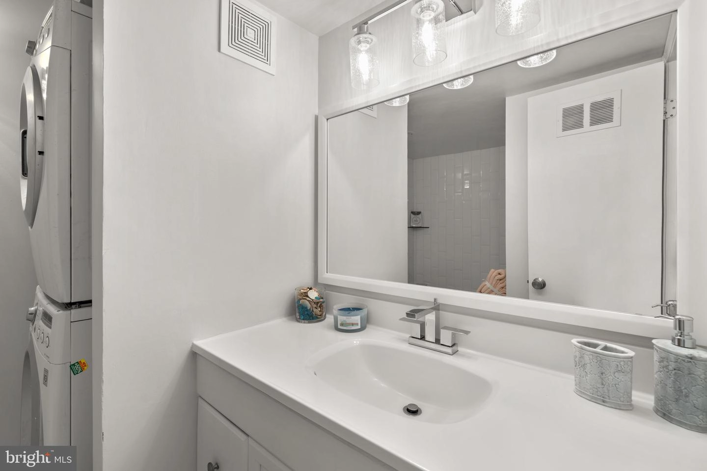Bath - 3340 Hewitt Avenue 4-2-c Ave #4-2-C (65), Silver Spring, MD 20906 photo 2 of 3