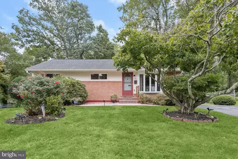 121 Tulip Dr, Gaithersburg, MD 20877