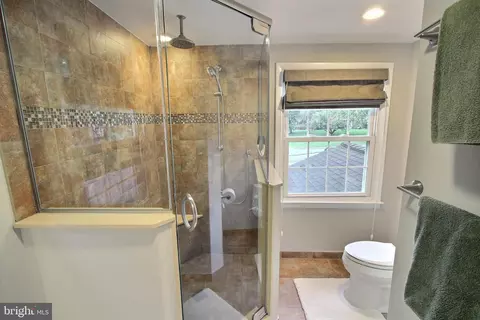 19213 Plummer Dr, Germantown, MD 20876 photo 21