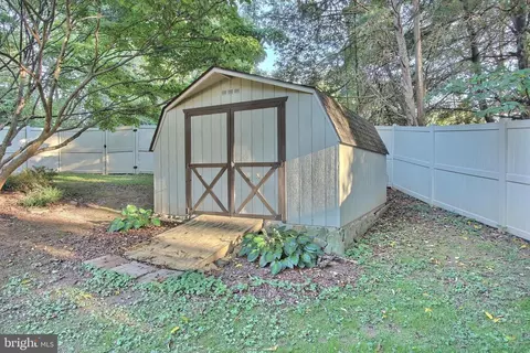 19213 Plummer Dr, Germantown, MD 20876 photo 36