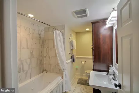 19213 Plummer Dr, Germantown, MD 20876 photo 18