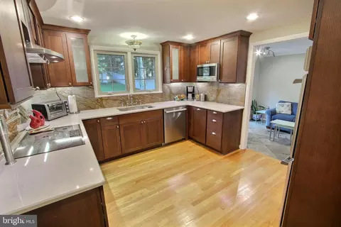 19213 Plummer Dr, Germantown, MD 20876 photo 4