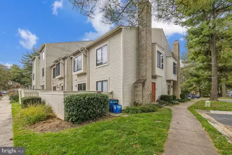 9410 Penshurst Ct, Montgomery Village, MD 20886