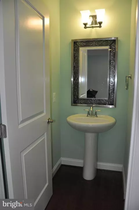 1407 Wheaton Ln, Silver Spring, MD 20902 photo 6