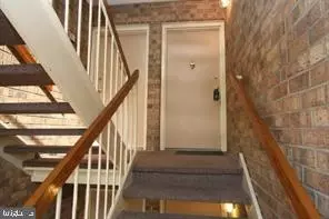18707 Walkers Choice Rd #4, Montgomery Village, MD 20886