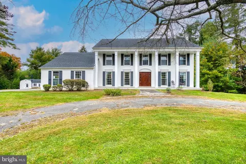 11008 Homeplace Ln, Potomac, MD 20854