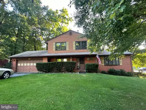 16524 Grande Vista Dr, Derwood, MD 20855