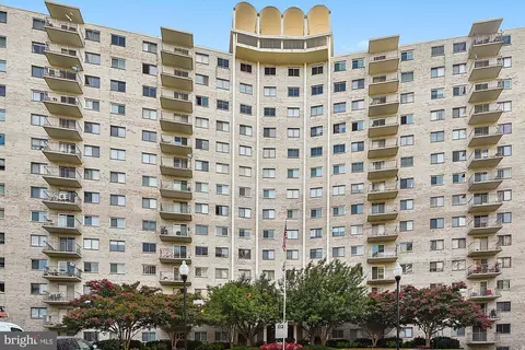 1121 University Blvd W #401-B, Silver Spring, MD 20902
