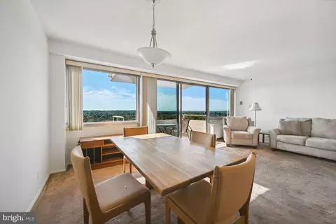 4515 Willard Ave #2208S, Chevy Chase, MD 20815