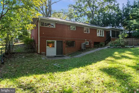 1128 Cresthaven Dr, Silver Spring, MD 20903 photo 32