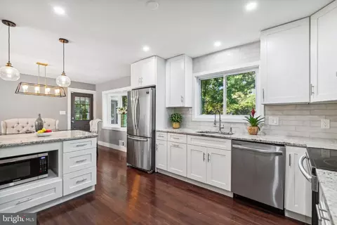 1128 Cresthaven Dr, Silver Spring, MD 20903 photo 16
