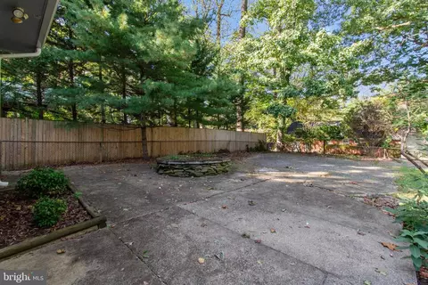 1128 Cresthaven Dr, Silver Spring, MD 20903 photo 35