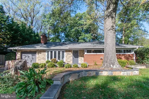 1128 Cresthaven Dr, Silver Spring, MD 20903