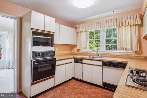 13225 Osterport Dr, Silver Spring, MD 20906 photo 15