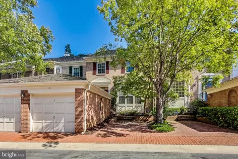 21 Maplewood Park Ct, Bethesda, MD 20814