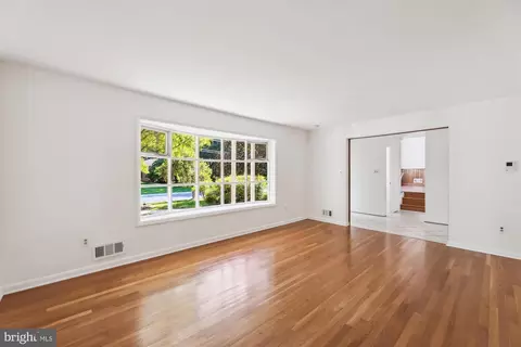 11616 Lovejoy St, Silver Spring, MD 20902 photo 8
