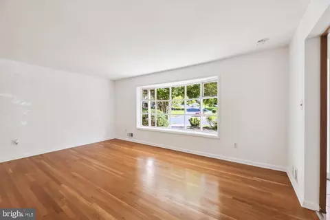 11616 Lovejoy St, Silver Spring, MD 20902 photo 9