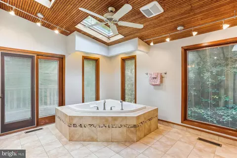 816 Olive Dr, Silver Spring, MD 20905 photo 24