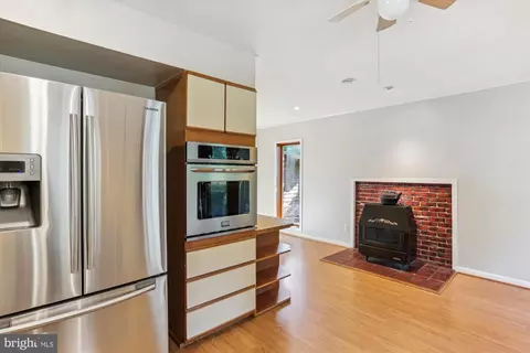 816 Olive Dr, Silver Spring, MD 20905 photo 6