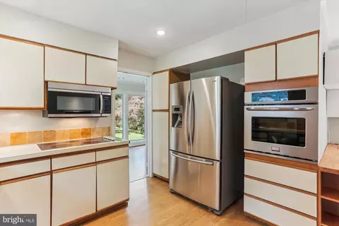 816 Olive Dr, Silver Spring, MD 20905 photo 5