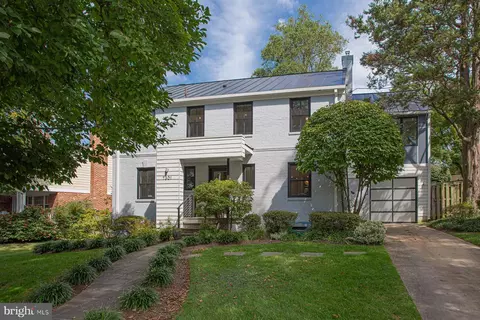 7301 Radnor Rd, Bethesda, MD 20817