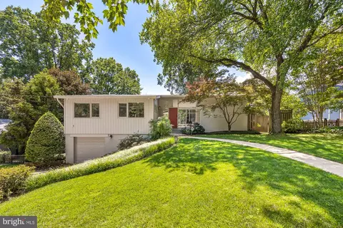 5407 Uppingham St, Chevy Chase, MD 20815