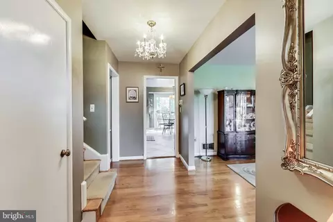 909 Winhall Way, Silver Spring, MD 20904 photo 4