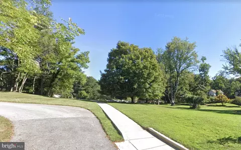 828 Clintwood Dr, Silver Spring, MD 20902 photo 1