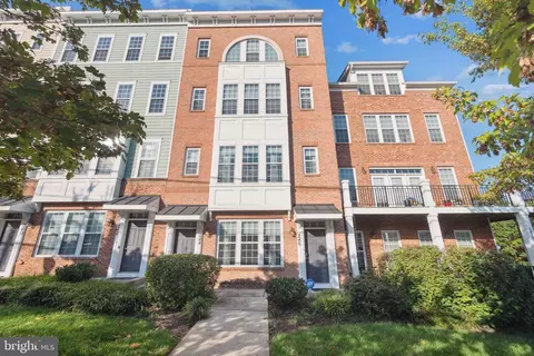 246 N Summit Ave #19, Gaithersburg, MD 20877