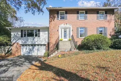 16531 Grande Vista Dr, Rockville, MD 20855