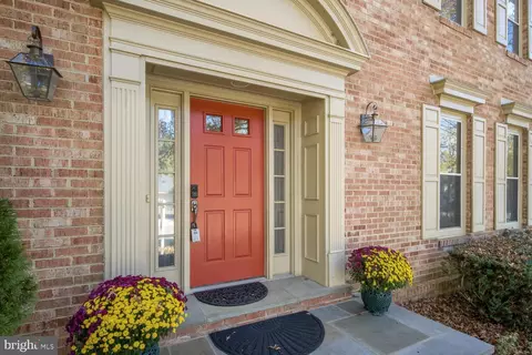 11109 Willowbrook Dr, Potomac, MD 20854 photo 4