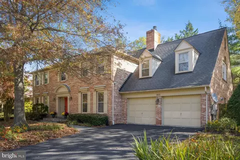 11109 Willowbrook Dr, Potomac, MD 20854