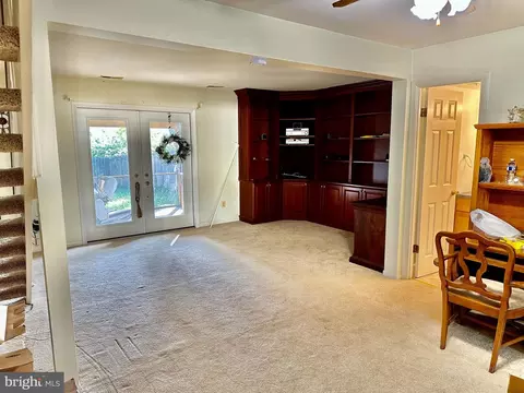 19872 Beatriz Ave, Poolesville, MD 20837 photo 2