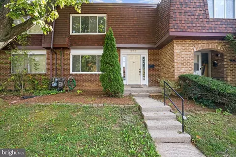 276 W Deer Park Rd #32-D, Gaithersburg, MD 20877