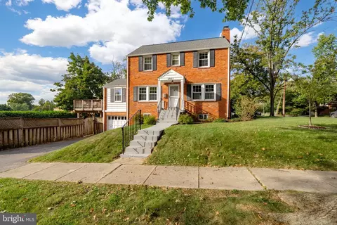 2001 Rookwood Rd, Silver Spring, MD 20910