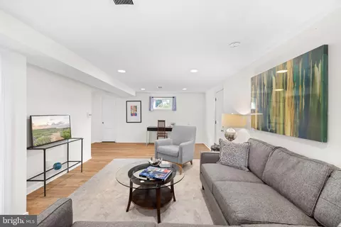 2001 Rookwood Rd, Silver Spring, MD 20910 photo 27