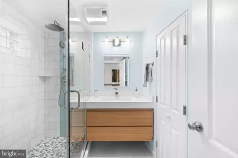 2001 Rookwood Rd, Silver Spring, MD 20910 photo 29