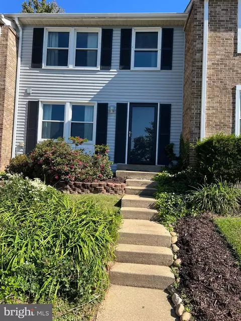 18713 Pintail Ln, Gaithersburg, MD 20879