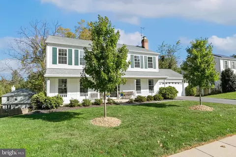 913 Pointer Ridge Dr, Gaithersburg, MD 20878 photo 2