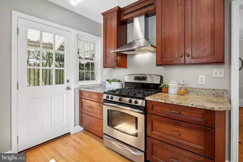 11 Sussex Rd, Silver Spring, MD 20910 photo 14