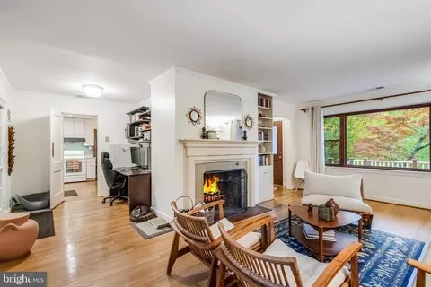 10411 Greenacres Dr, Silver Spring, MD 20903 photo 3