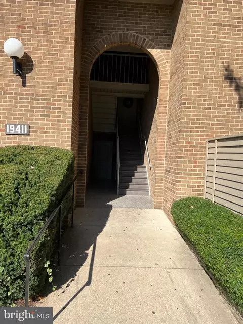 19411 Brassie Pl #204, Montgomery Village, MD 20886