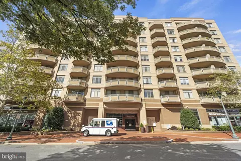 4801 Fairmont Ave #401, Bethesda, MD 20814