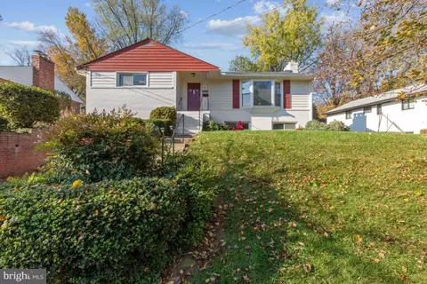5128 Wickett Ter, Bethesda, MD 20814