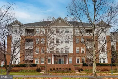 413 King Farm Blvd #403, Rockville, MD 20850
