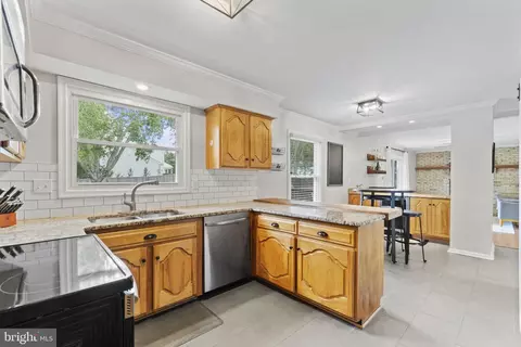 17425 Macduff Ave, Olney, MD 20832 photo 9