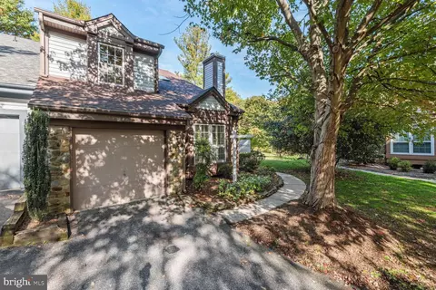 8 Hugo Ct, Silver Spring, MD 20906