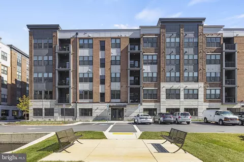 3507 Bellflower Ln #101, Rockville, MD 20852