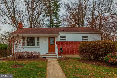 1115 Gilbert Rd, Rockville, MD 20851