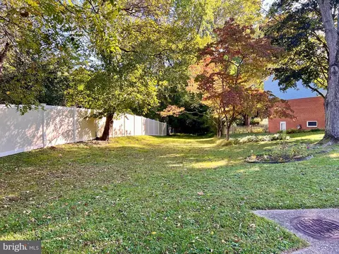 Venice Place, Silver Spring, MD 20904 photo 2